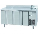 MESA REFRIGERADA SERIE 600 MARCA  INFRICO 2,5 MTS 4 PUERTAS CON FREGADERO MODELO  BMPPF 2500 II