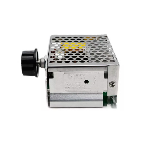 REGULADOR DE VOLTAJE 220V 4000W 15AMP VAR-04